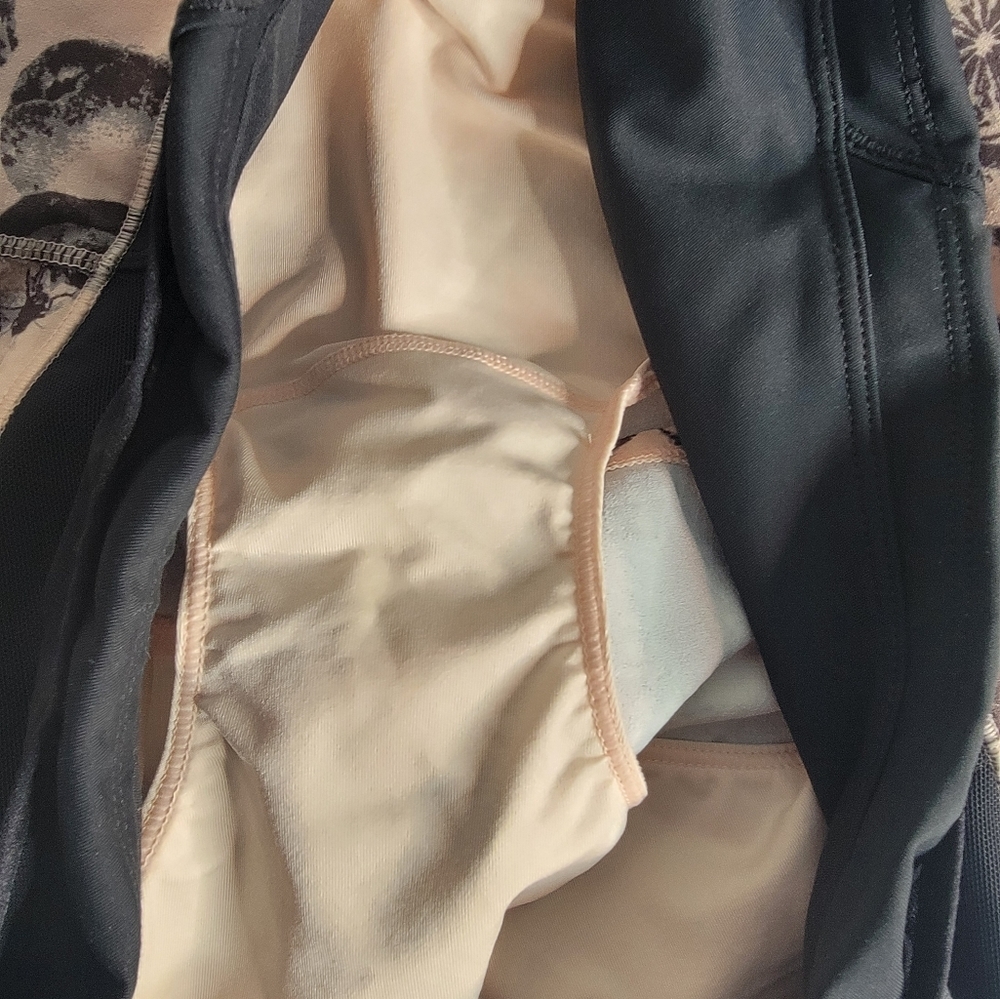 Oiselle Athletic Shorts 4-6 Peach Black Floral Line - Picture 7 of 9